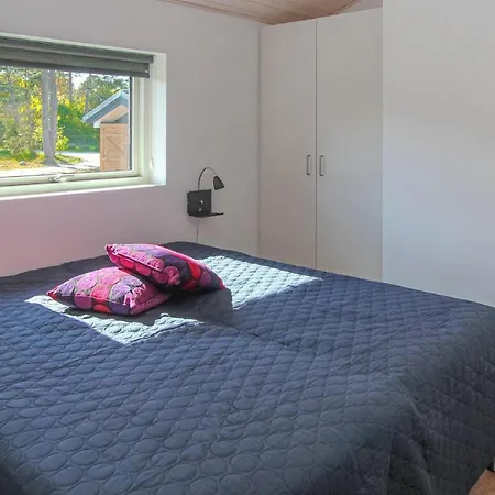 בית נופש Gorgeous In With Kitchen Samsø